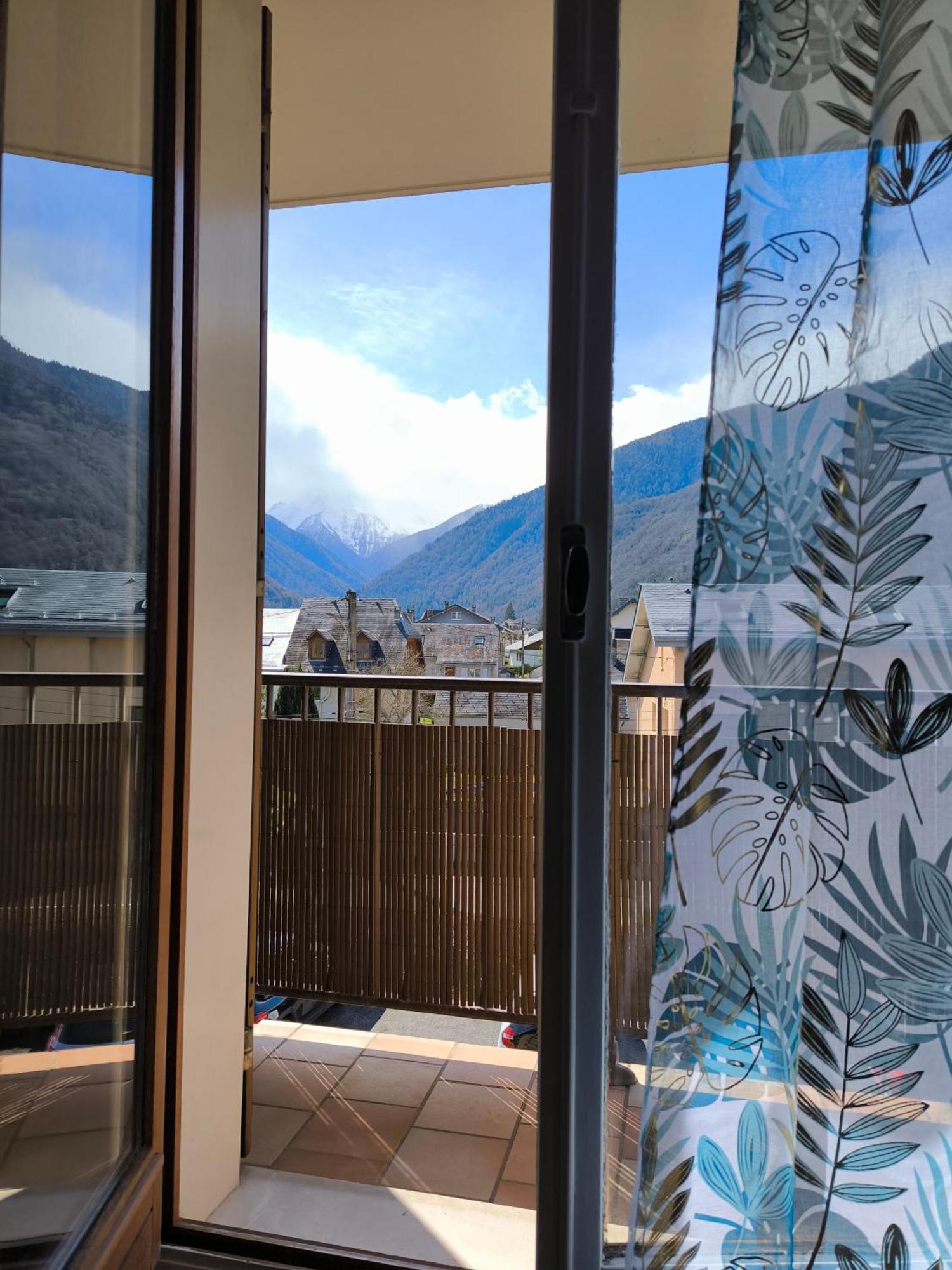 Appartement Vert Tendre Face A La Montagne Bagnères-de-Luchon Zewnętrze zdjęcie